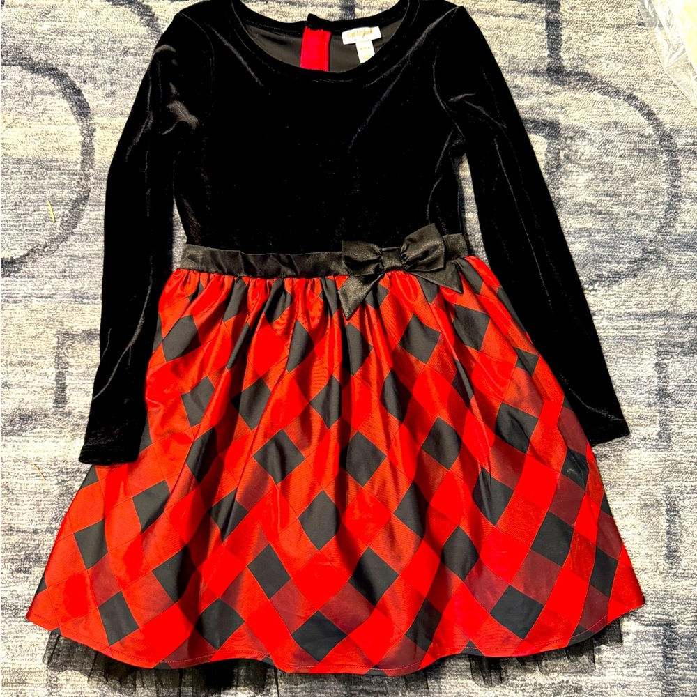 Cat & Jack Christmas dress. Black velvet top. Girls size 7/8.